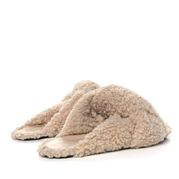 BALENCIAGA Drapy Puffy Shearling Slip-on House Shoes Slides Slippers Cream Fur - Picture 4 of 11
